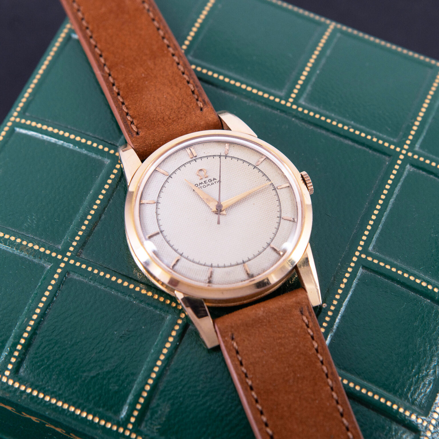 Omega_Automatic_18k_Buenos-Aires-4.jpg