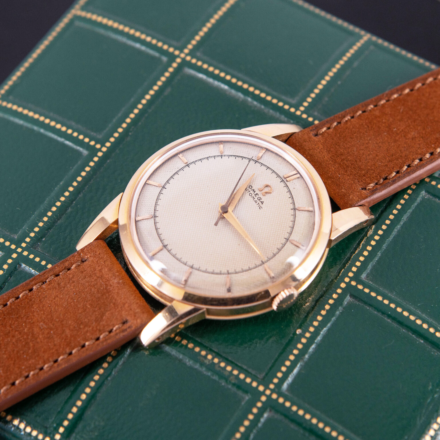 Omega_Automatic_18k_Buenos-Aires-5.jpg