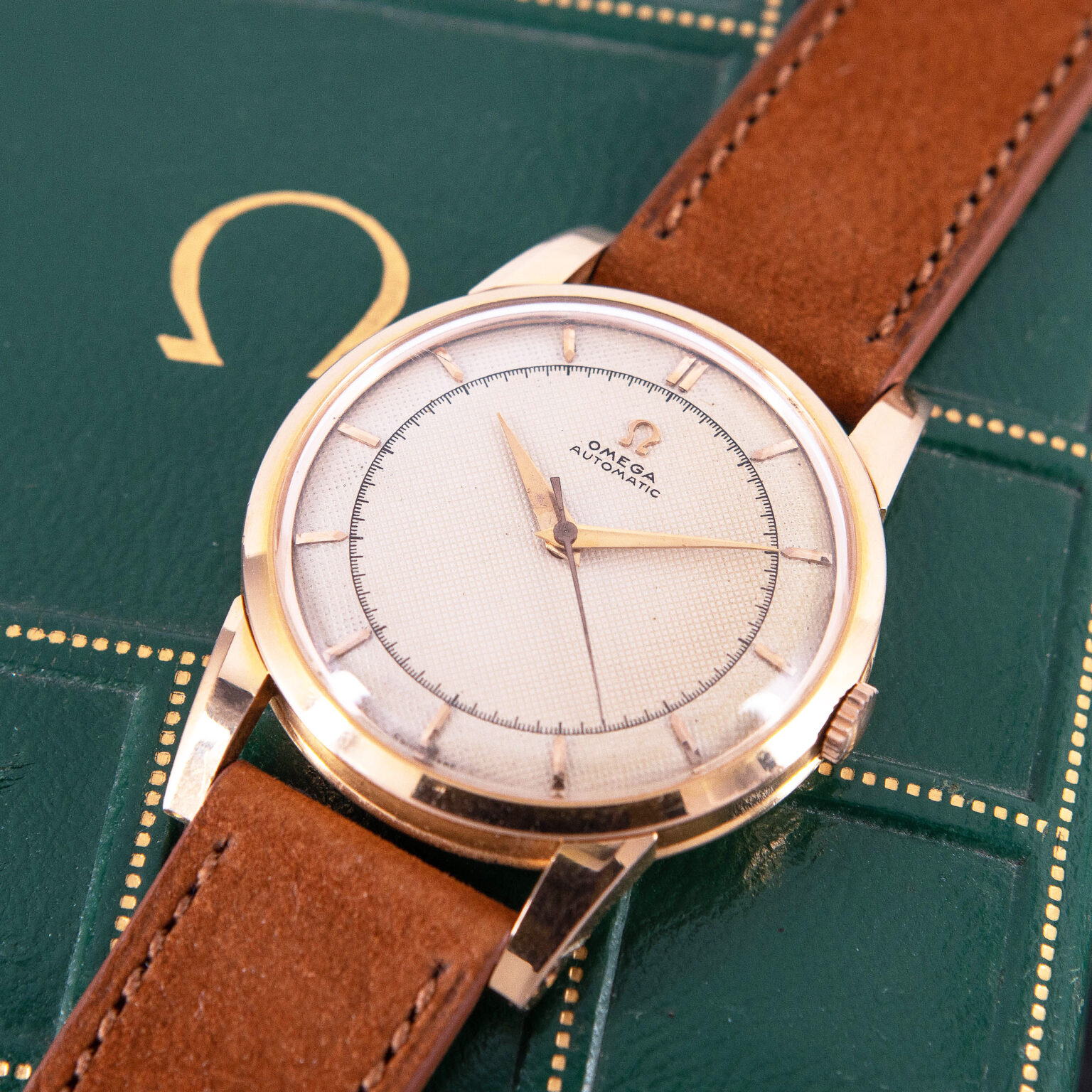Omega_Automatic_18k_Buenos-Aires-6.jpg