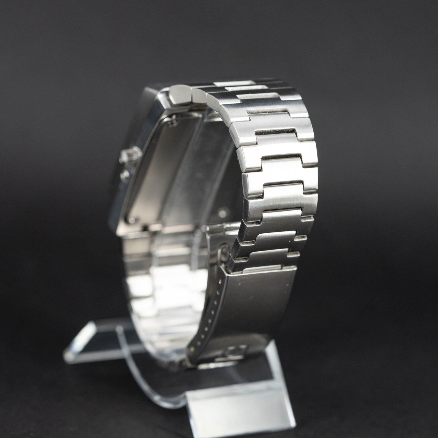 Omega_Constellation_Mega-Quarz_1972-4.jpg
