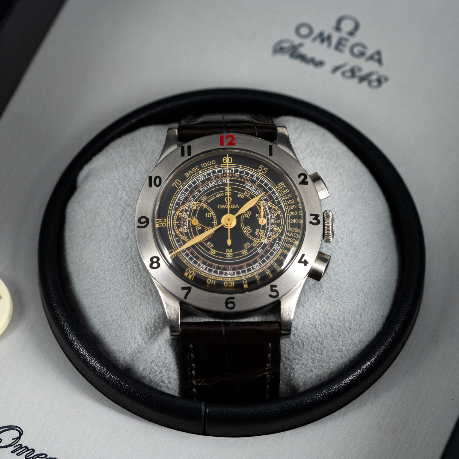 Omega_Officers_Museum_Watch_1945-2.jpg