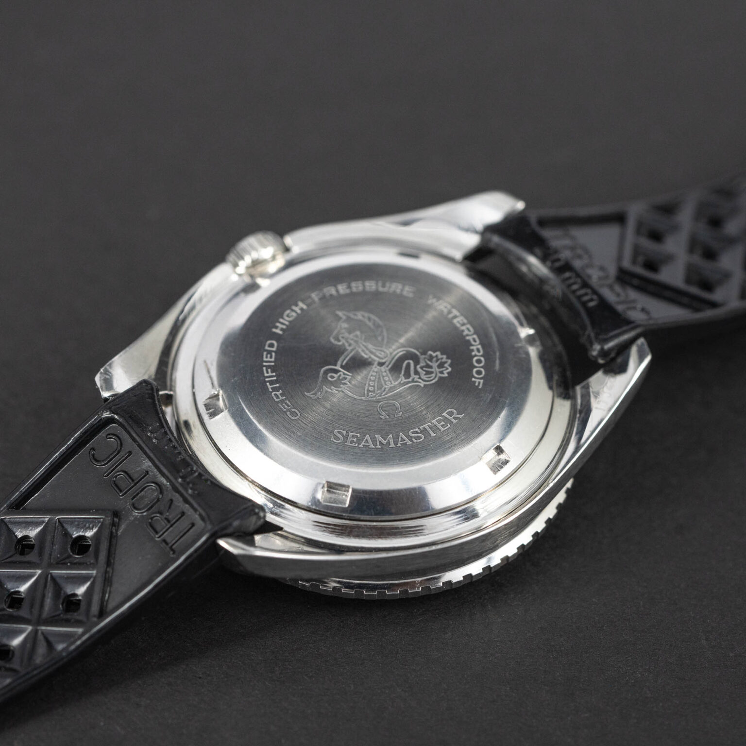 Omega_Seamaster_300_Big_Triangle-3.jpg