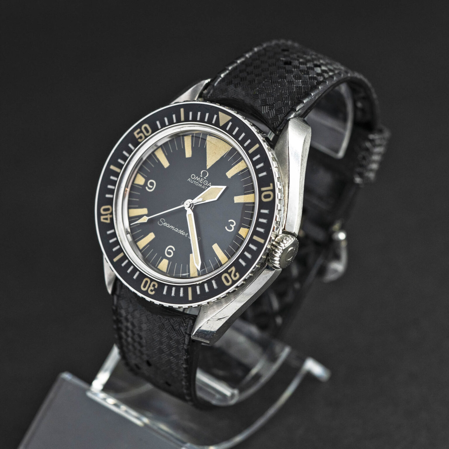 Omega_Seamaster_300_Big_Triangle-7.jpg