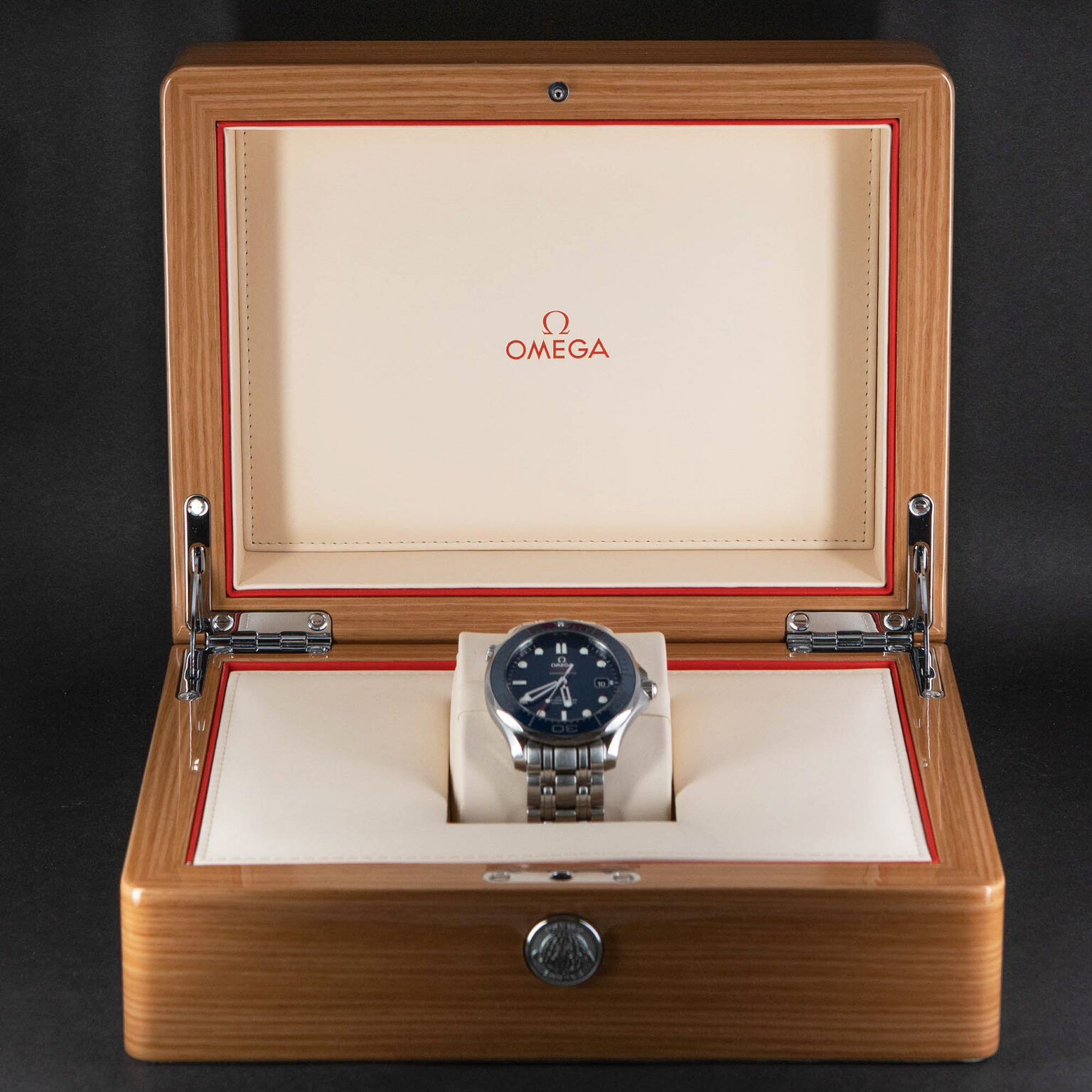 Omega_Seamaster_300_Co-Ax_2017.jpg