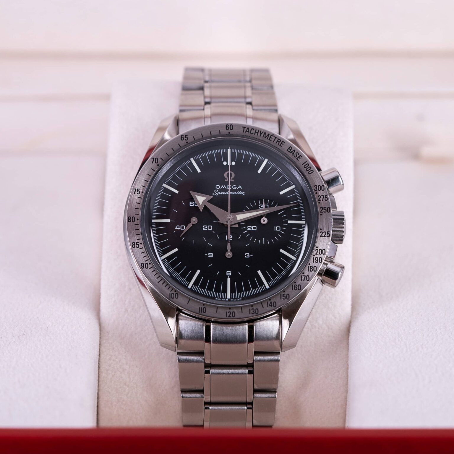 Omega_Speedmaster_1450222-2.jpg