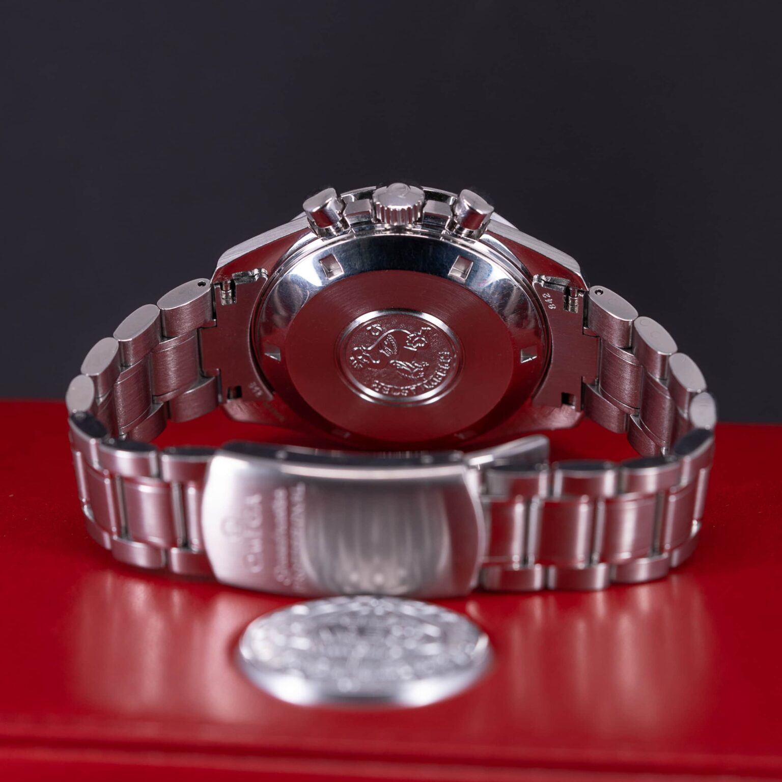 Omega_Speedmaster_1450222-4.jpg