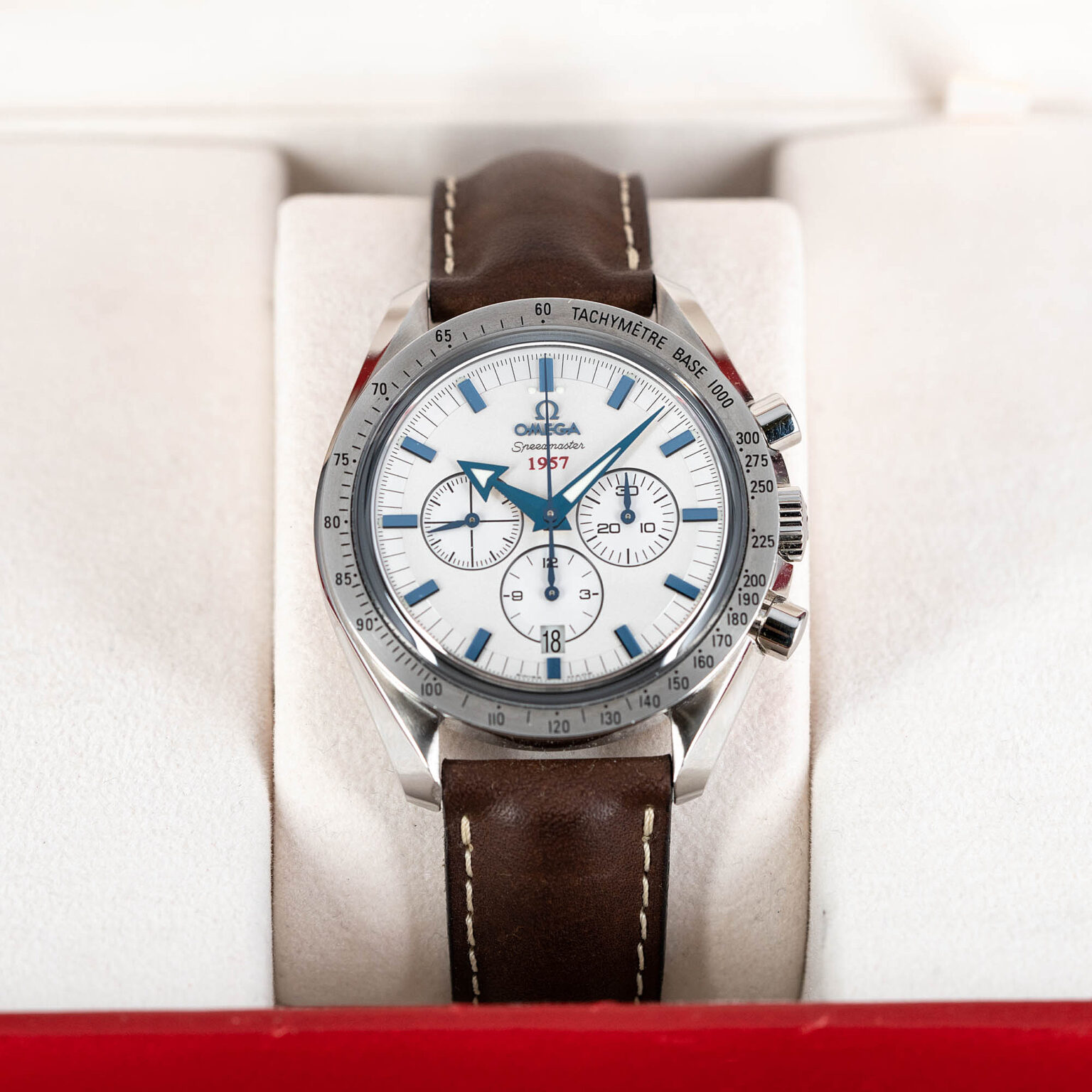 Omega_Speedmaster_1957_Co-Axial-2.jpg