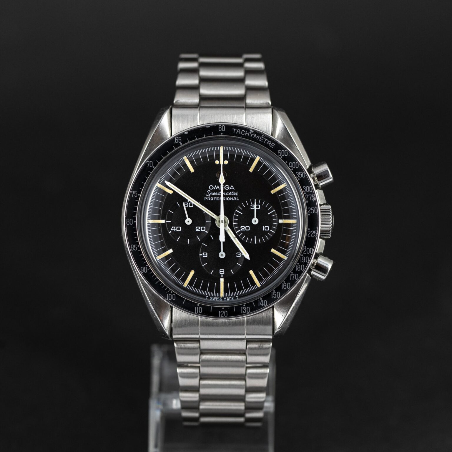 Omega_Speedmaster_1967_front-1.jpg