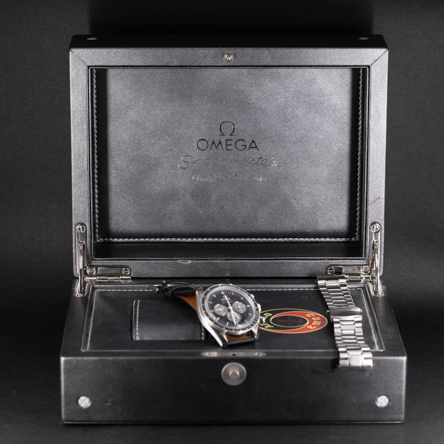 Omega_Speedmaster_35th_Apollo-Soyuz_2013-2.jpg