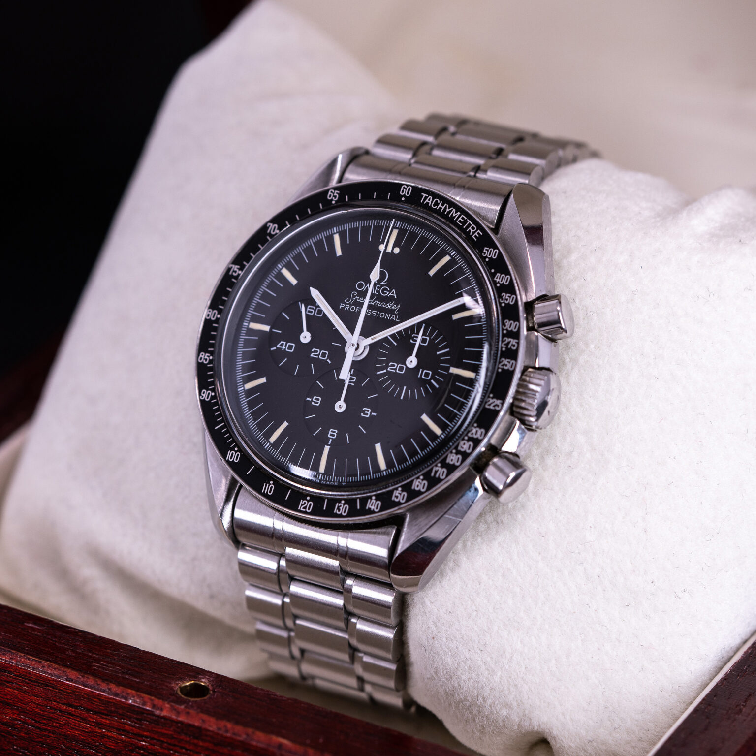 Omega_Speedmaster_Apollo-XI_20th_Limited-Germany-2.jpg