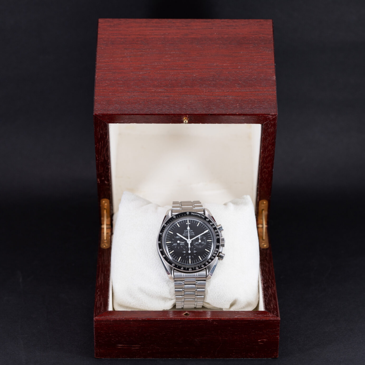 Omega_Speedmaster_Apollo-XI_20th_Limited-Germany-3.jpg