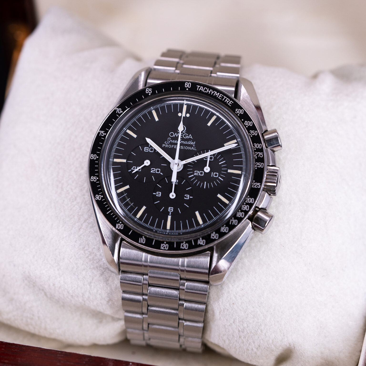 Omega_Speedmaster_Apollo-XI_20th_Limited-Germany-4.jpg