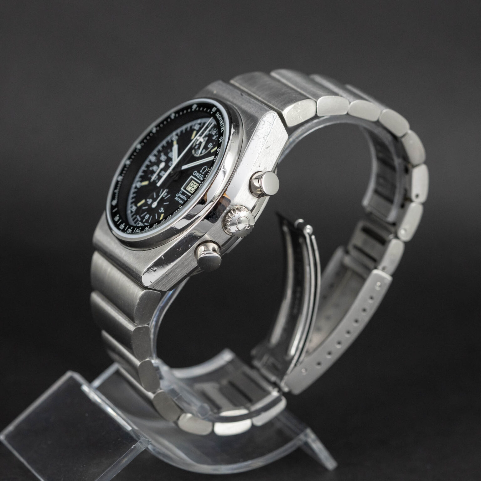 Omega_Speedmaster_Automatic_1975-5.jpg