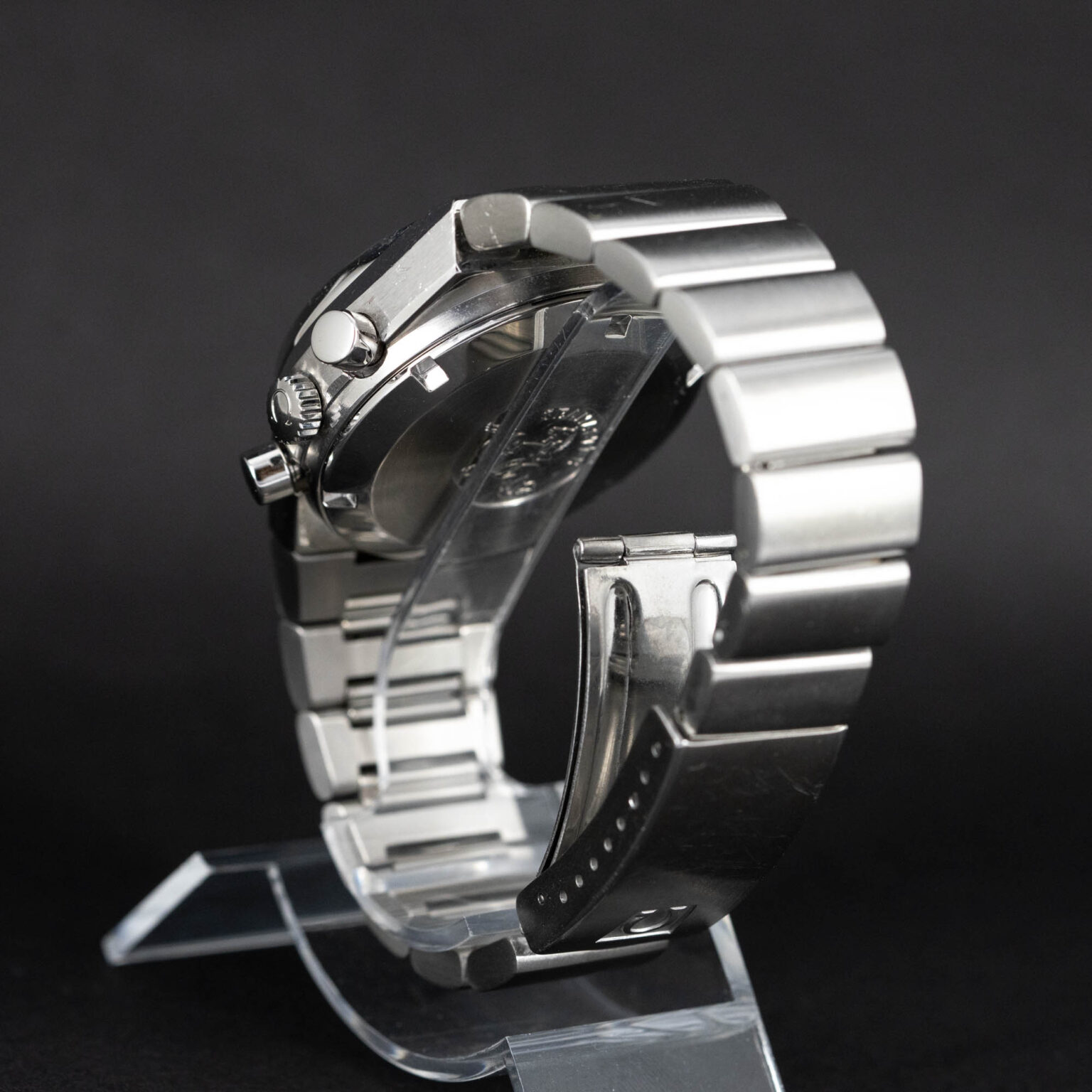Omega_Speedmaster_Automatic_1975-6.jpg
