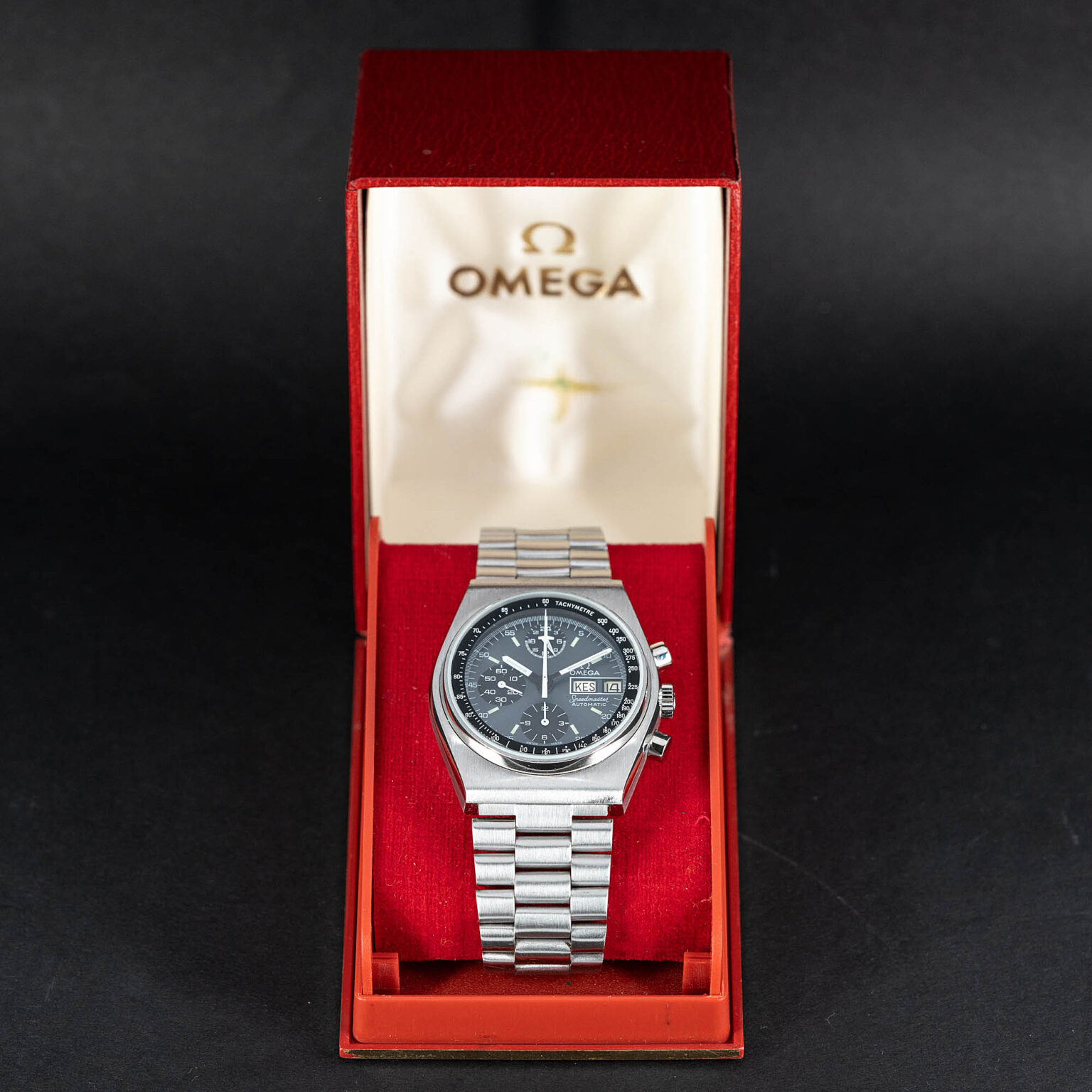 Omega_Speedmaster_Automatic_DD_1975-5.jpg