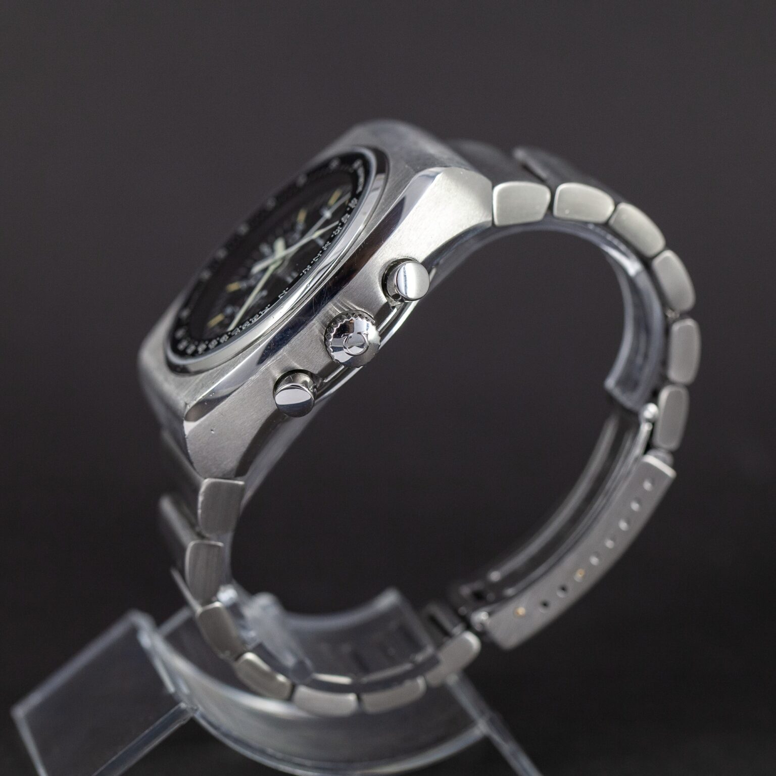 Omega_Speedmaster_Prof_125-3.jpg