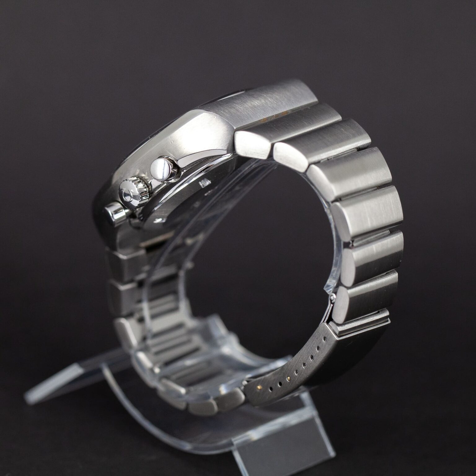 Omega_Speedmaster_Prof_125-4.jpg