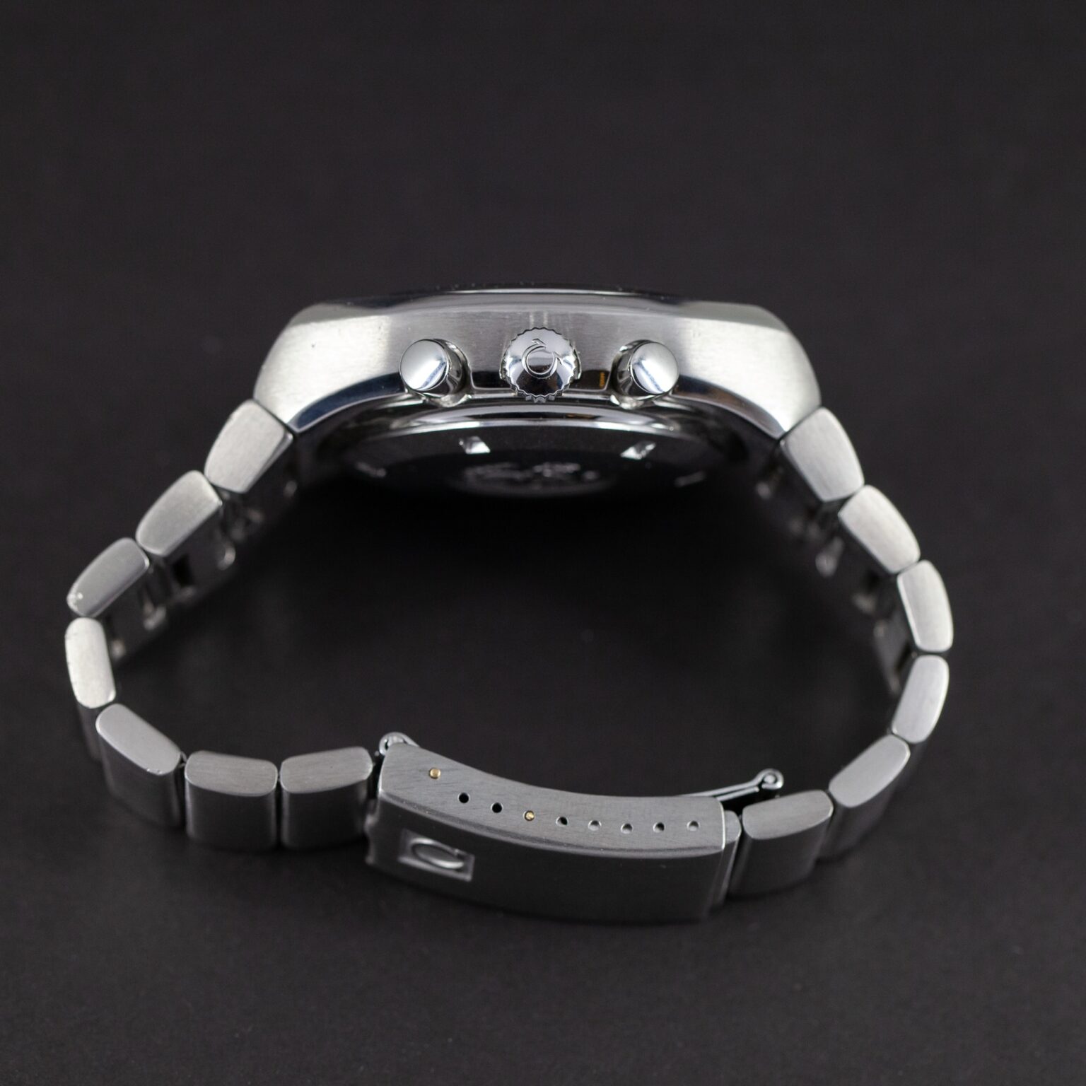 Omega_Speedmaster_Prof_125-7.jpg