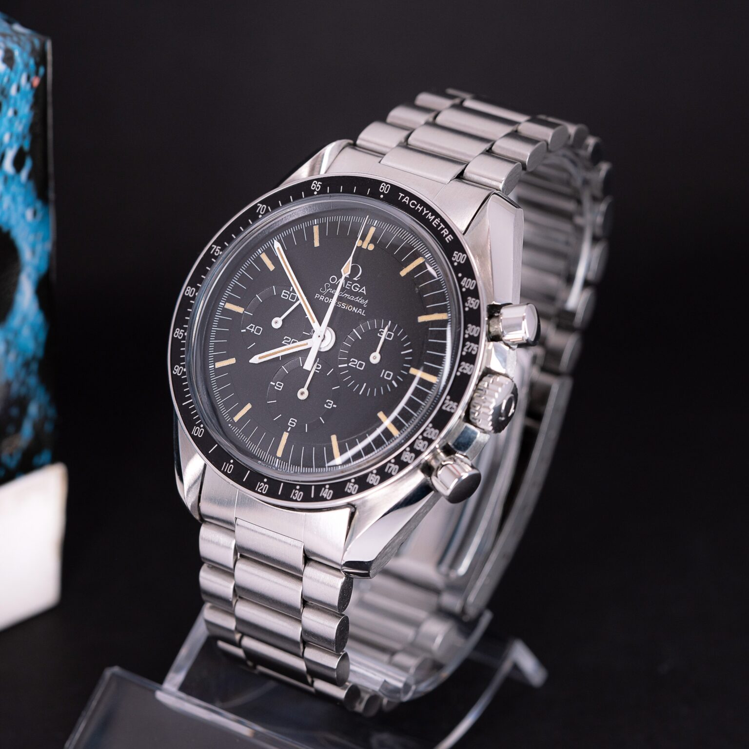 Omega_Speedmaster_Straight-Writing_1969-2.jpg