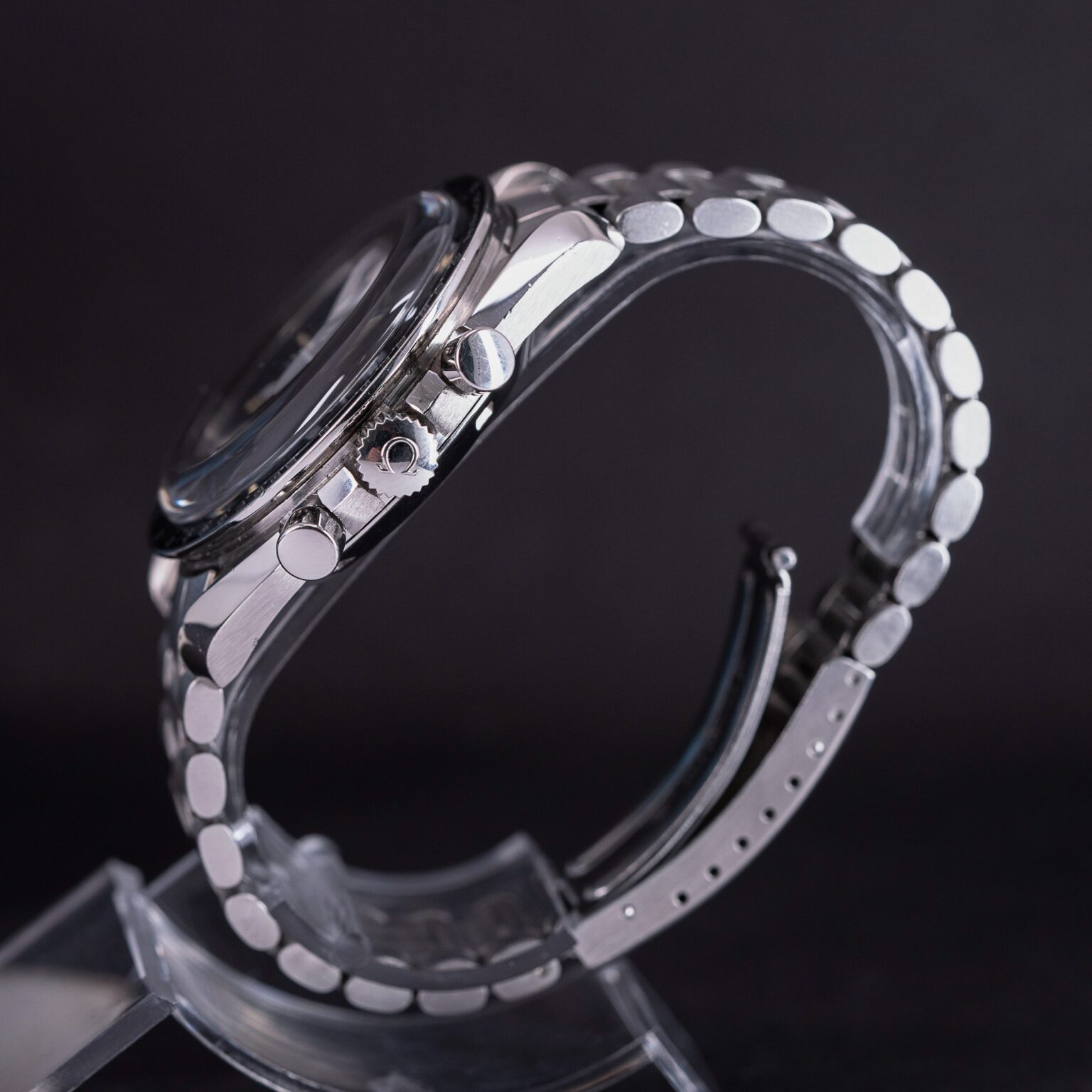 Omega_Speedmaster_Straight-Writing_1969-3.jpg