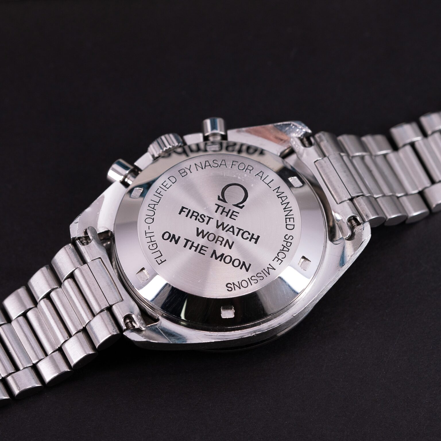 Omega_Speedmaster_Straight-Writing_1969-4.jpg
