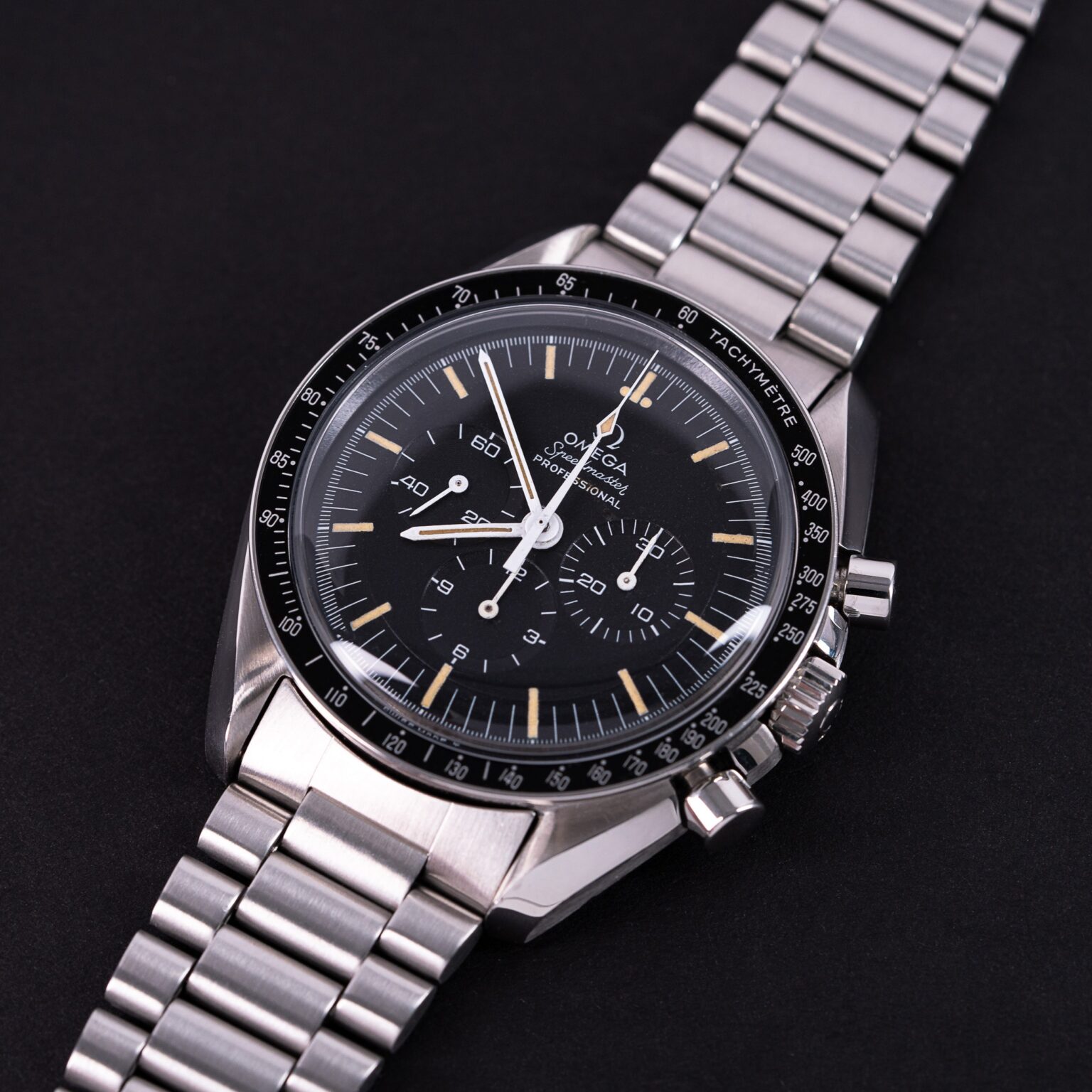 Omega_Speedmaster_Straight-Writing_1969-6.jpg