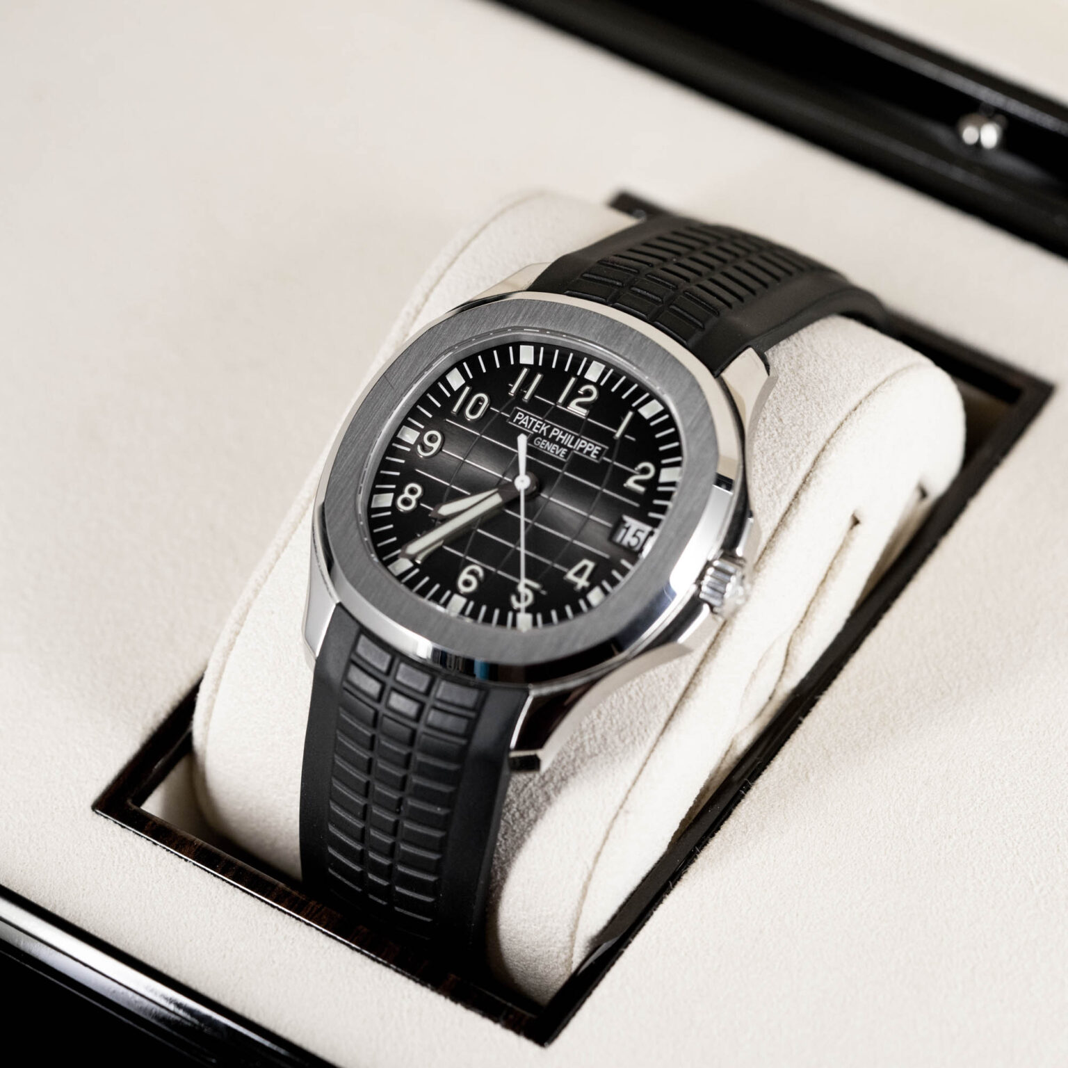 Patek_Philippe_Aquanaut_5167_2018-16.jpg