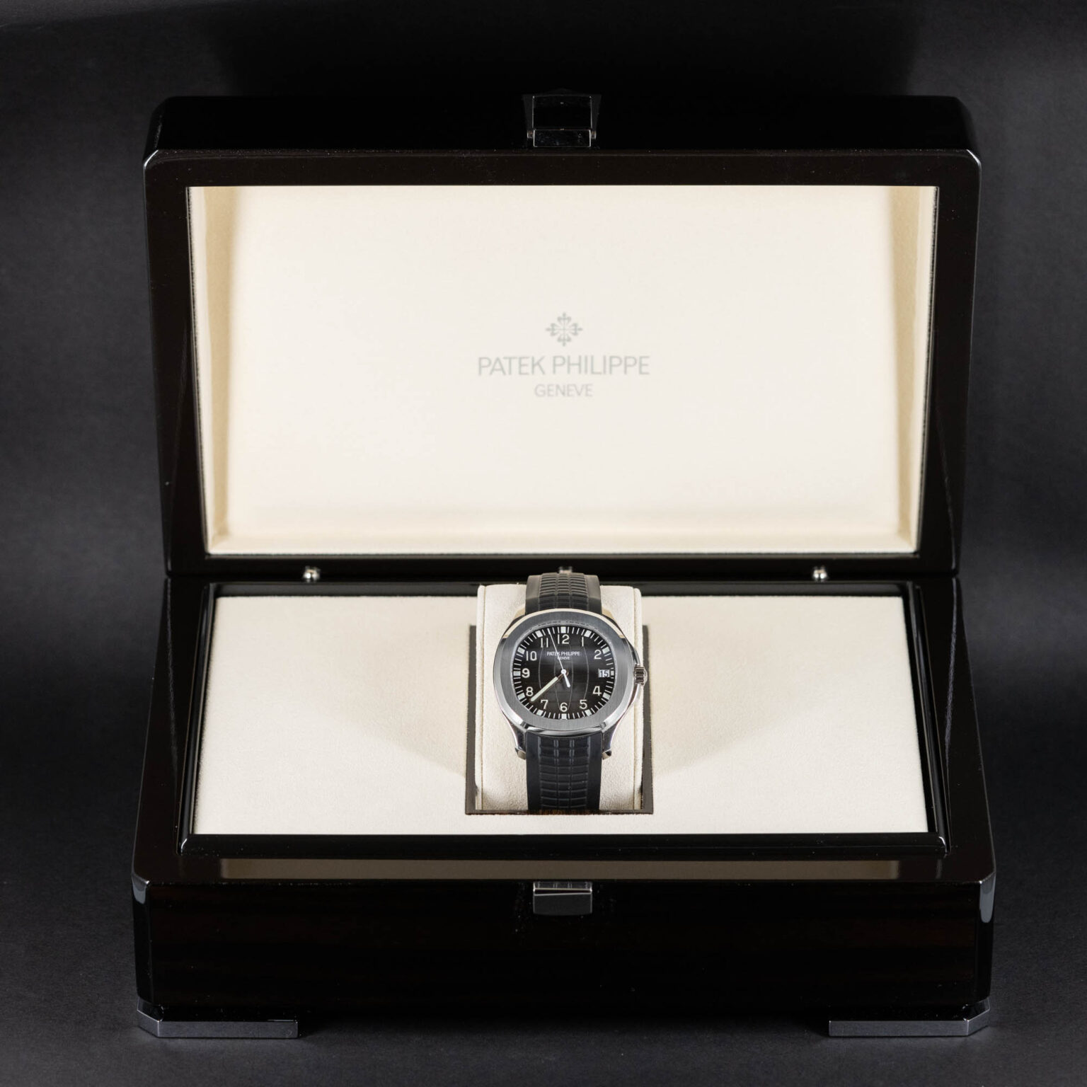 Patek_Philippe_Aquanaut_5167_2018-17.jpg