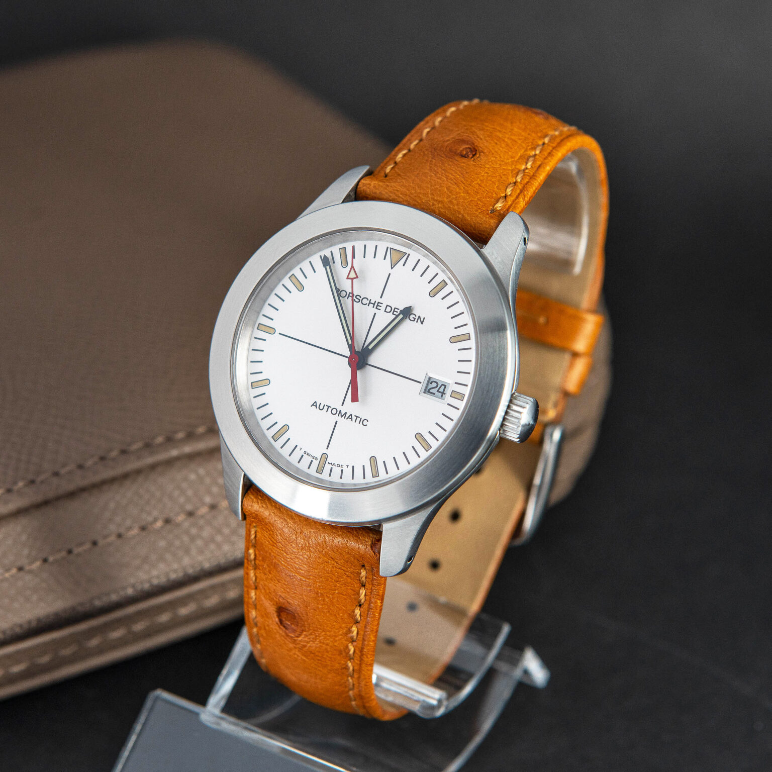 Porsche_design_by_Eterna-5.jpg