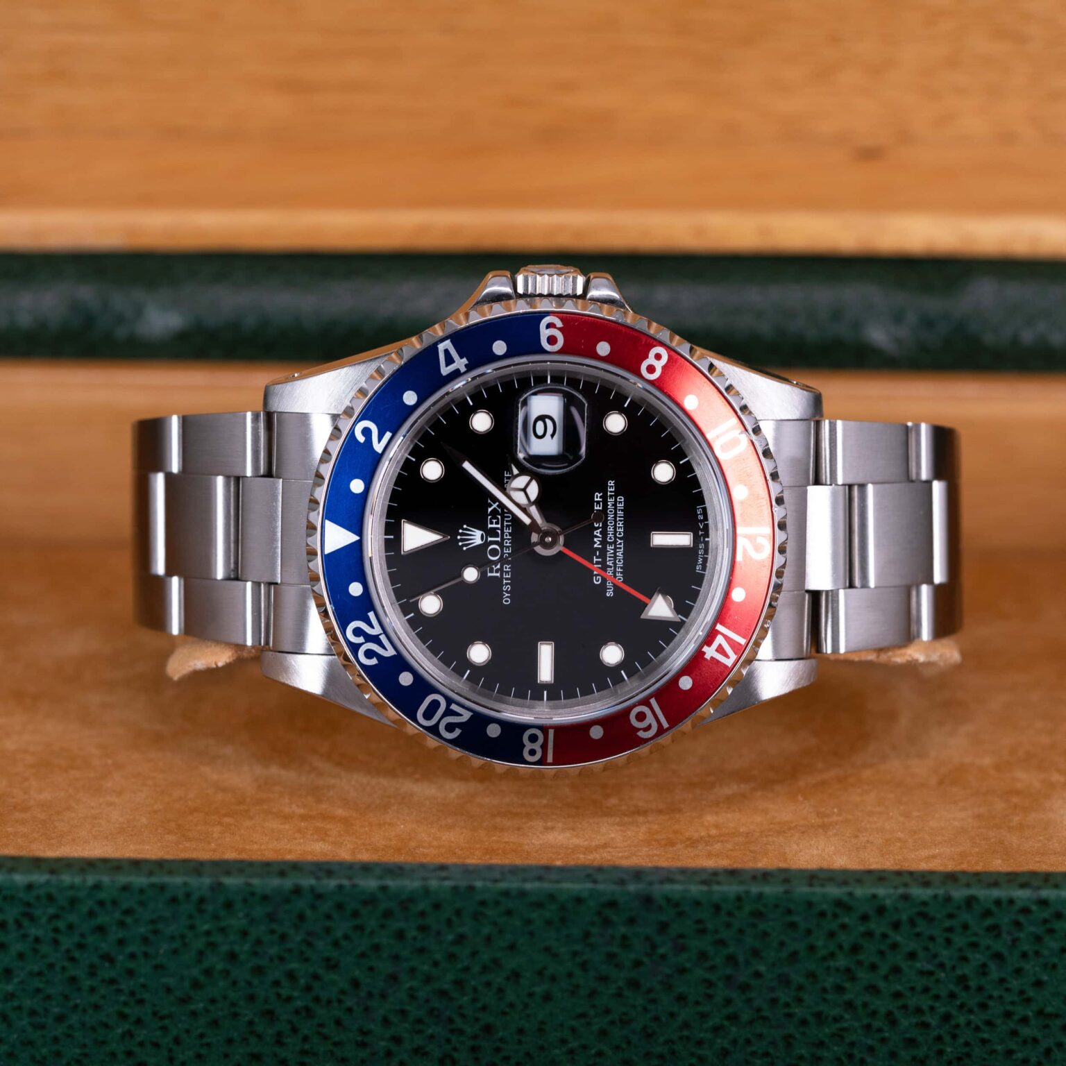Rolex-GMT-Master-16700-1991-2.jpg