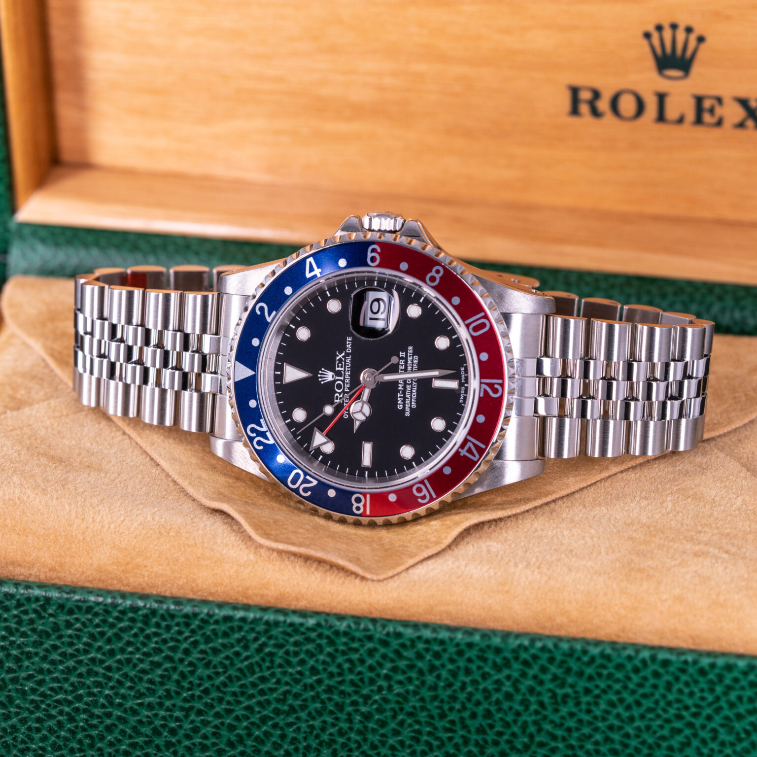 Rolex-GMT-Master-16710-Jubilee-2.jpg