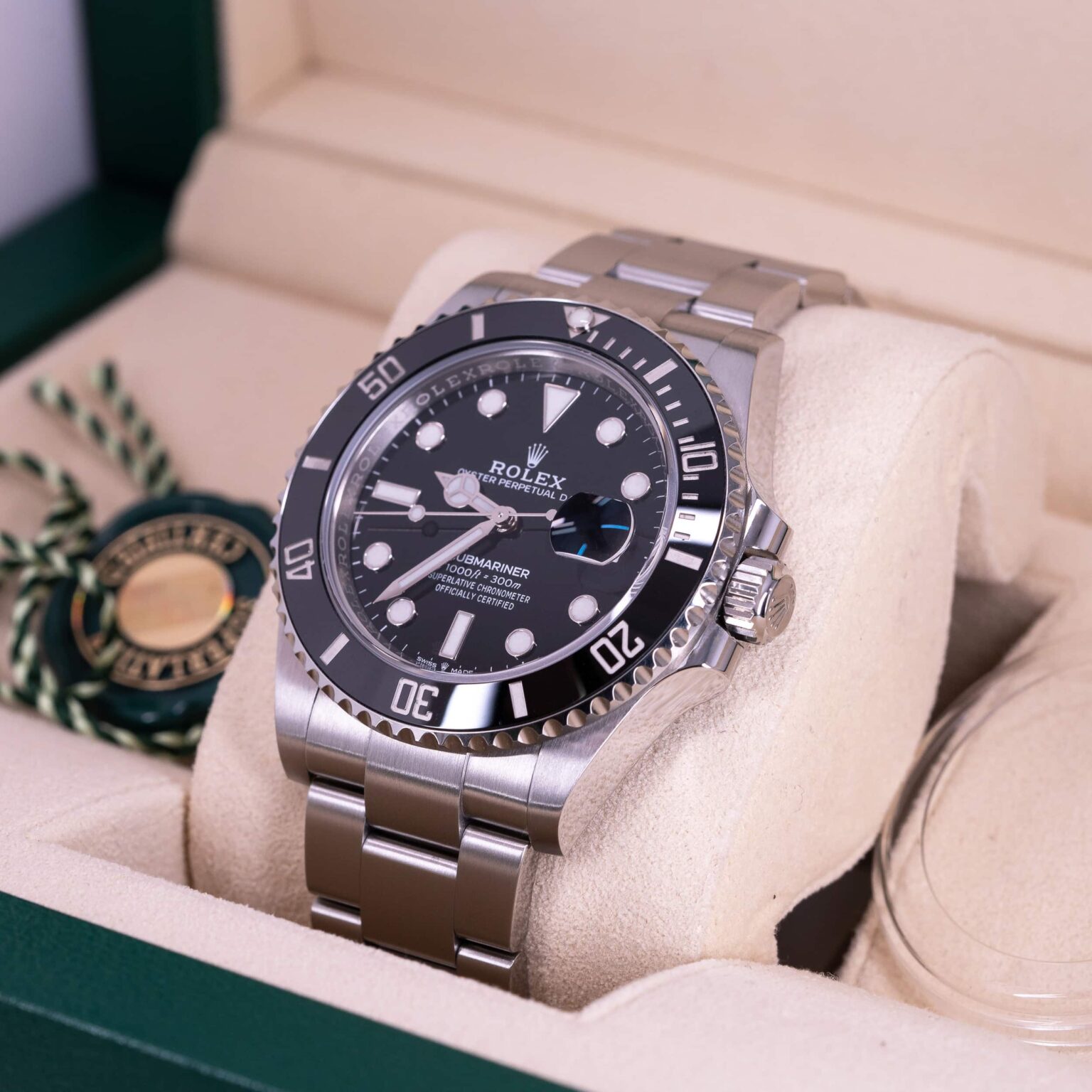 Rolex-Submariner-126610LN-2022-2.jpg