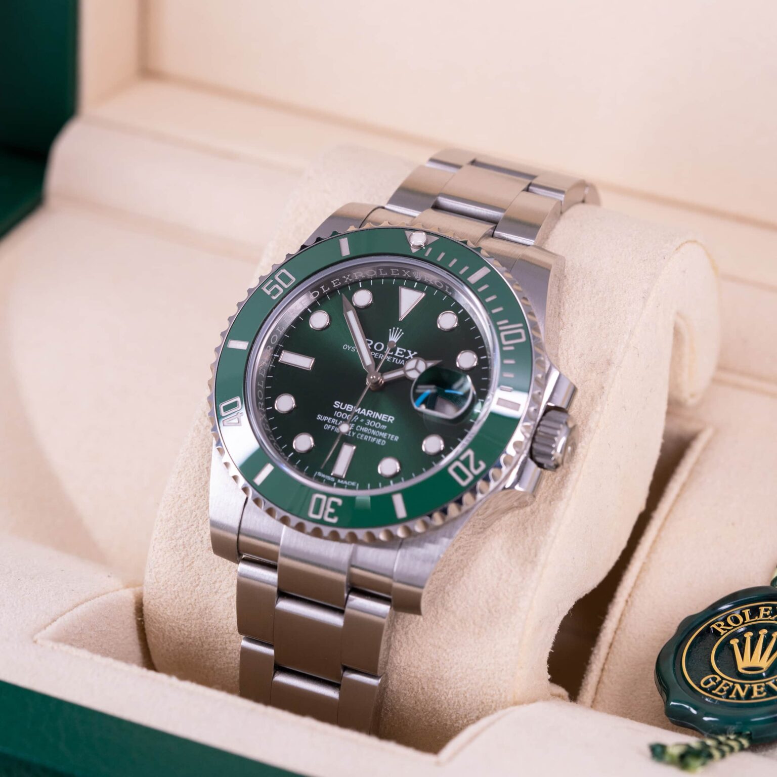 Rolex-Submariner-Hulk-116610LV-2020.jpg
