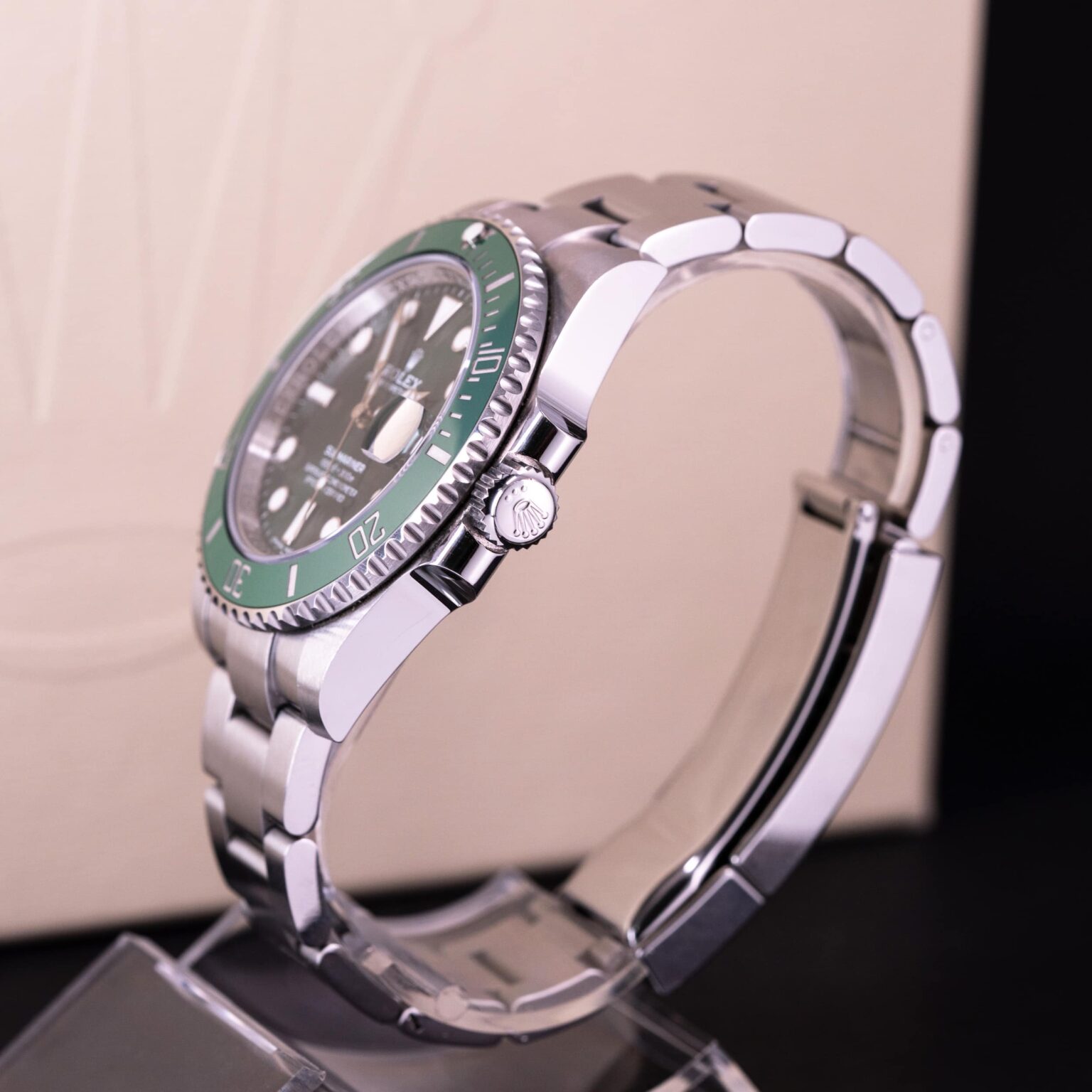 Rolex-Submariner-Hulk-116610LV-2020-5.jpg