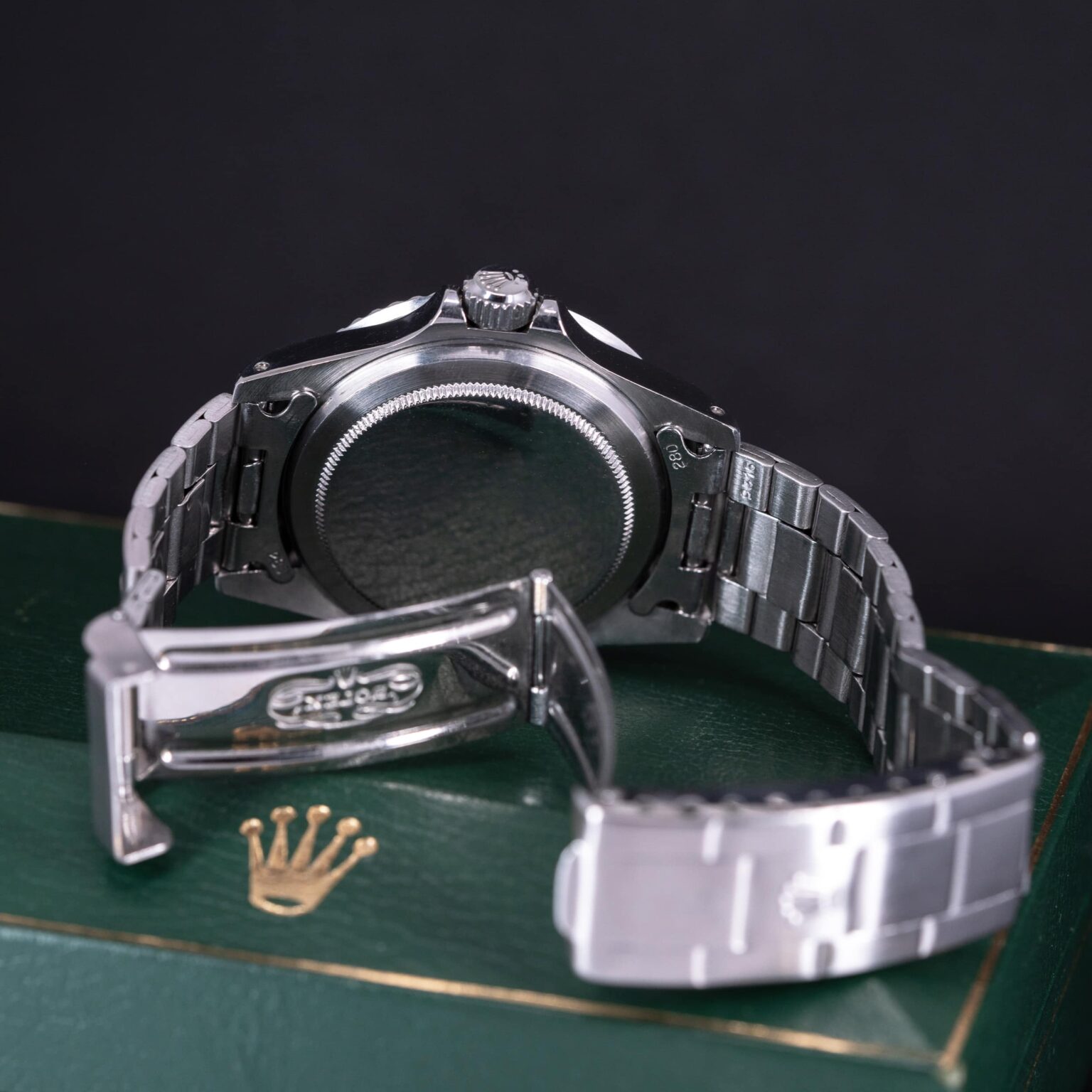 Rolex-Submariner-Red-1680-1972-11.jpg