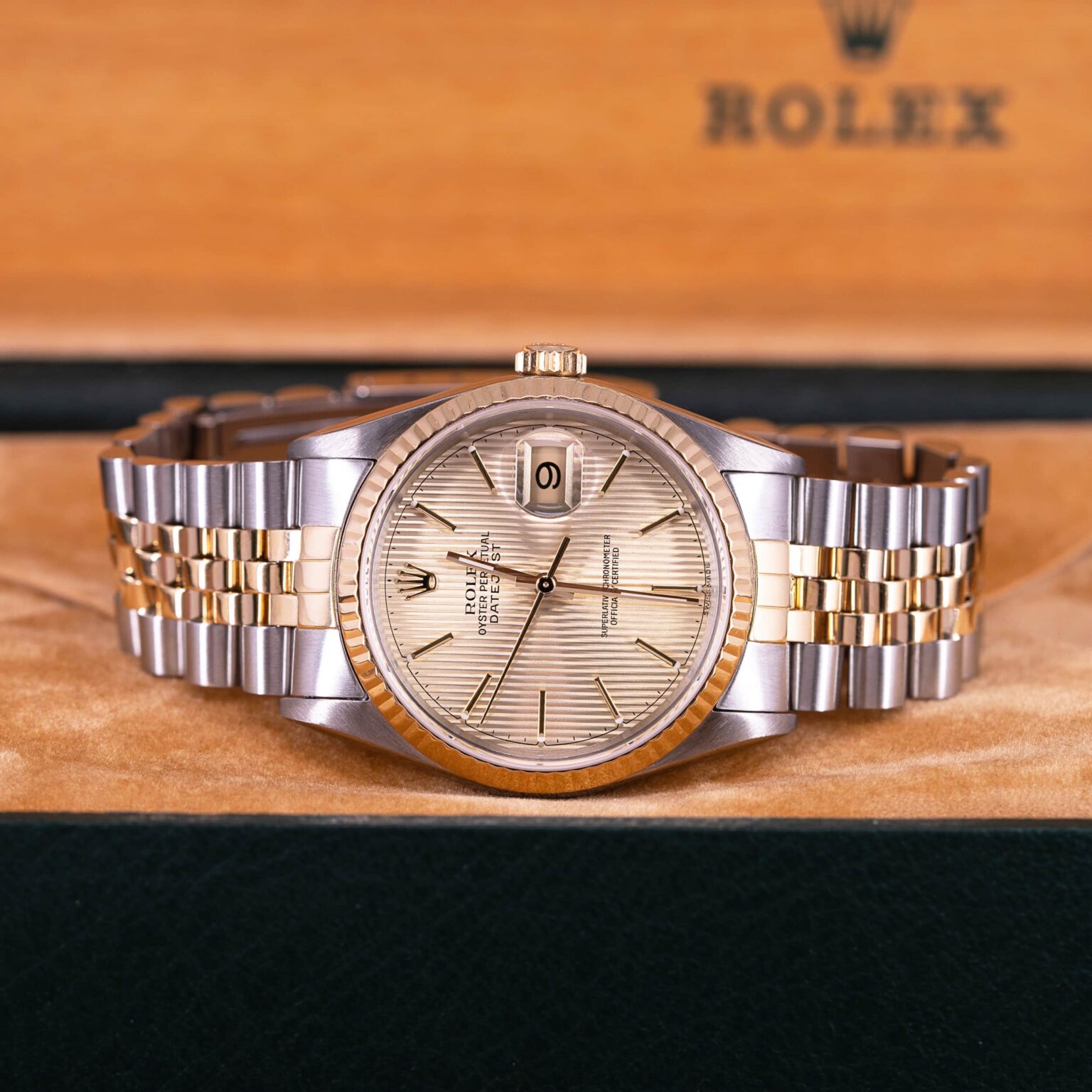 Rolex_Datejust_16233_Tapestry_1991-2.jpg