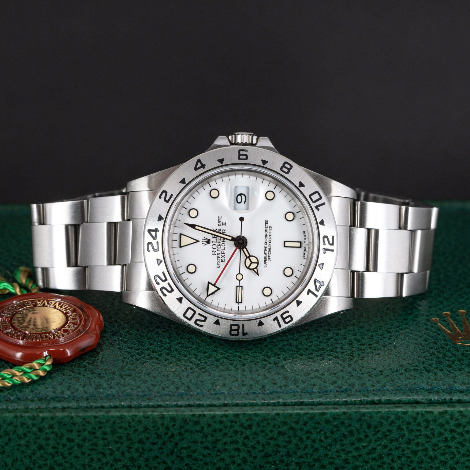 Rolex_Explorer-II_16570_1991-11.jpg