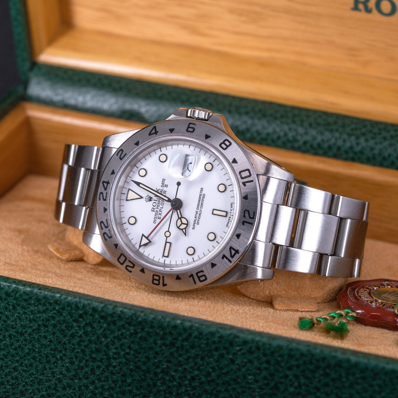 Rolex_Explorer-II_16570_1991-9.jpg