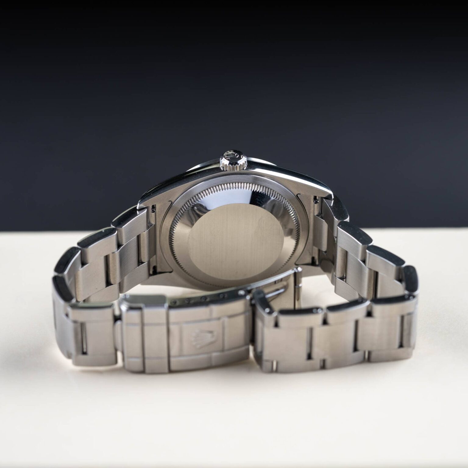 Rolex_Explorer_114270_2003-6.jpg
