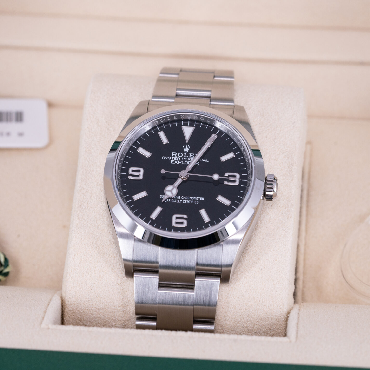 Rolex_Explorer_36_124270_2021-2.jpg