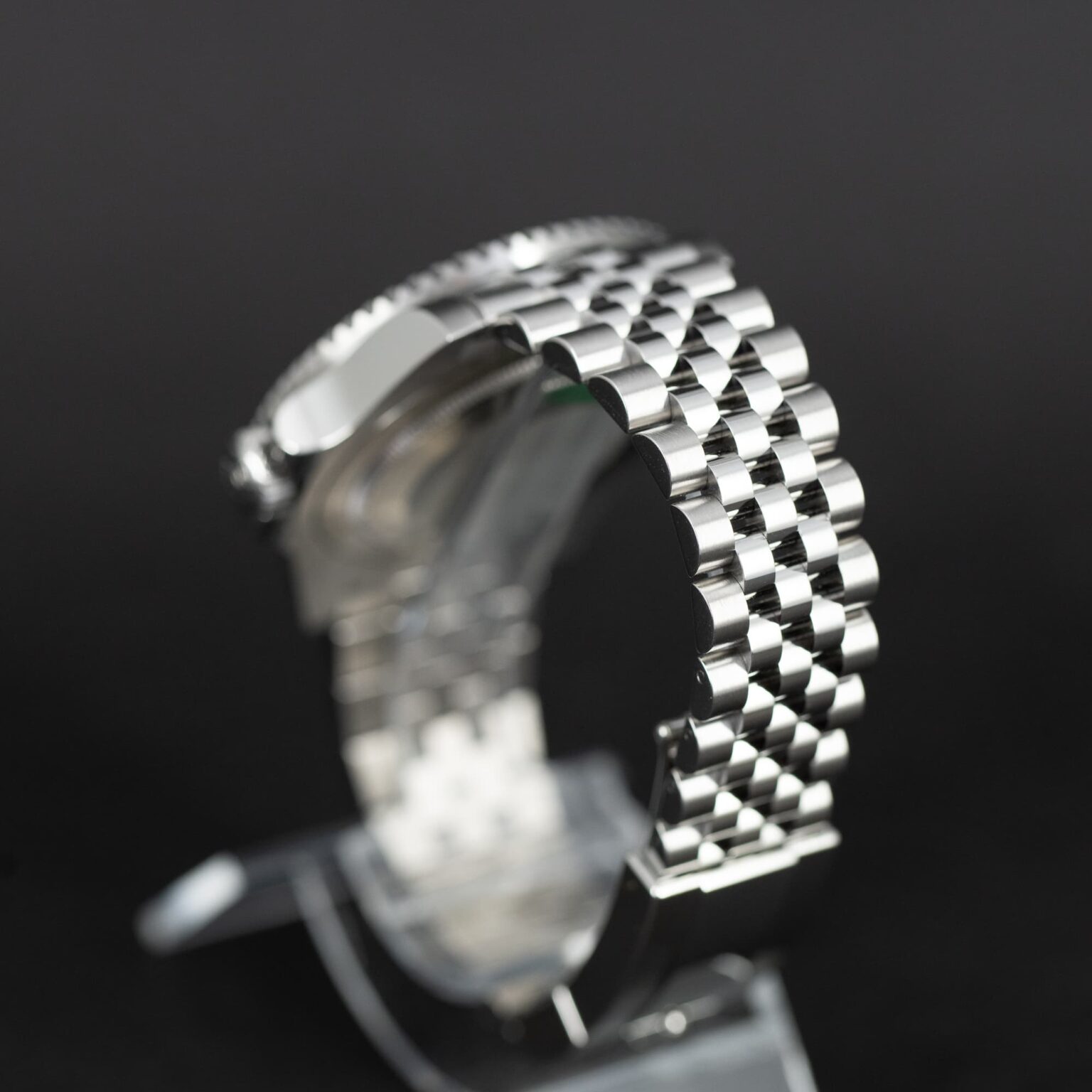 Rolex_GMT-II_Batman_126710BLNR-5.jpg