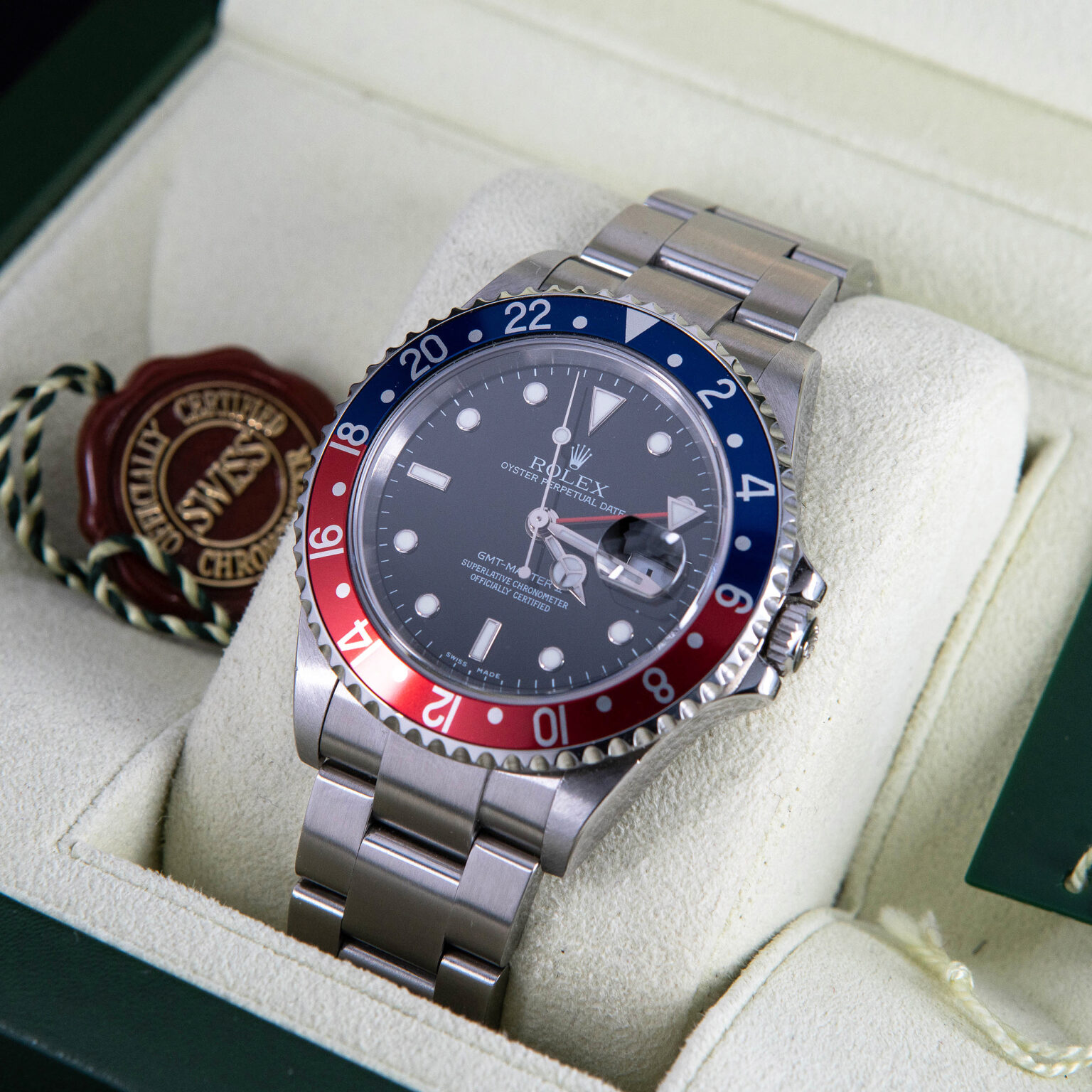 Rolex_GMT-Master-II_16710T-3.jpg