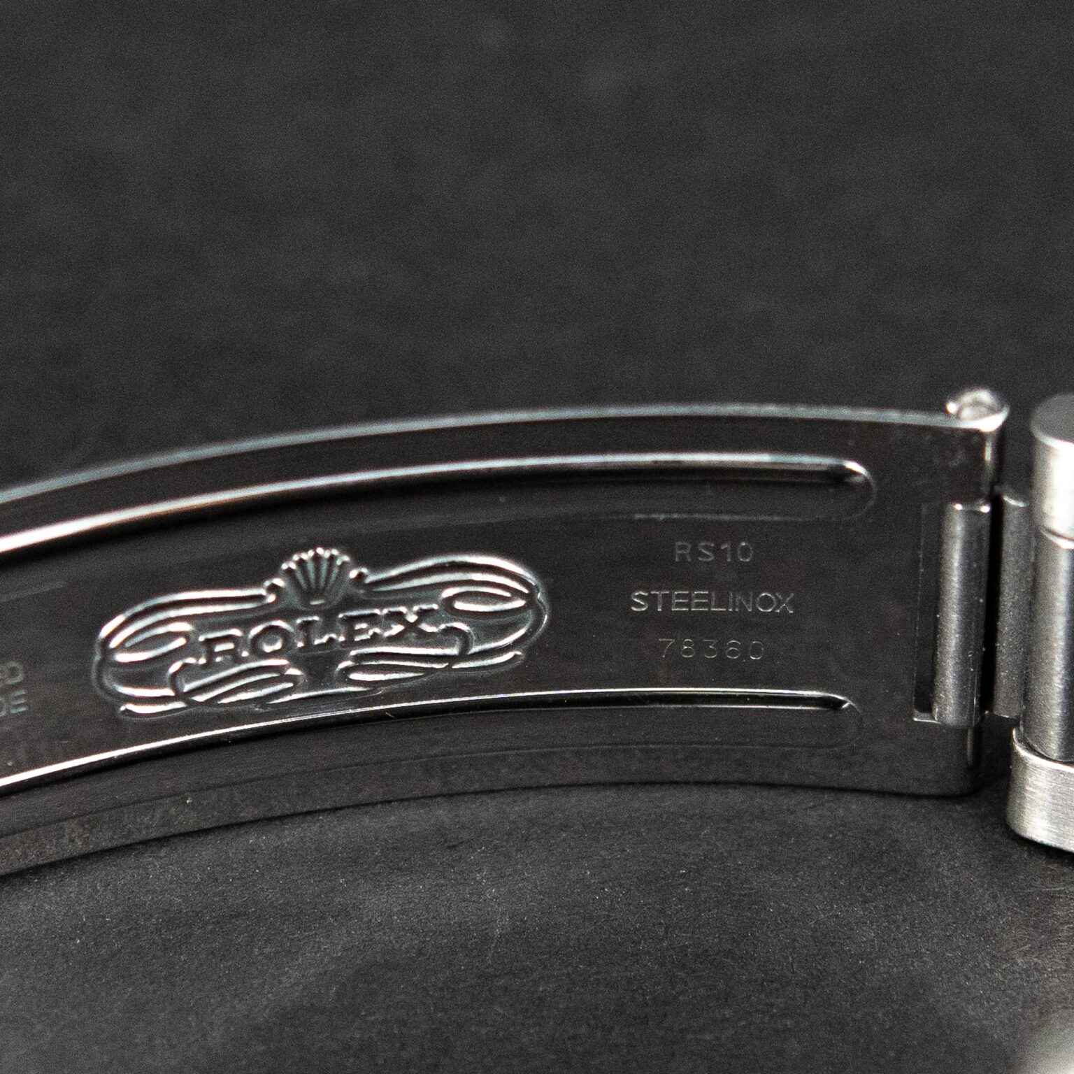 Rolex_GMT-Master_1675_1976-9.jpg