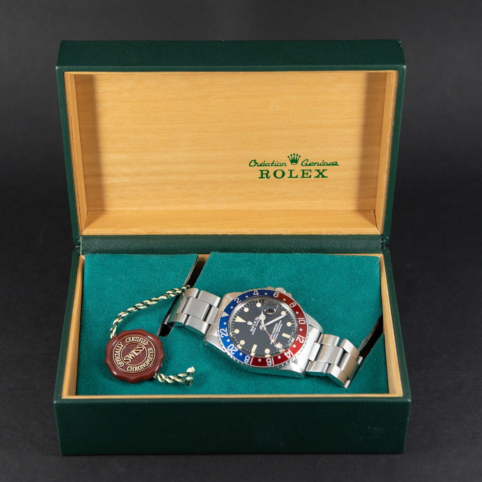 Rolex_GMT-Master_1675_1977-2-1.jpg