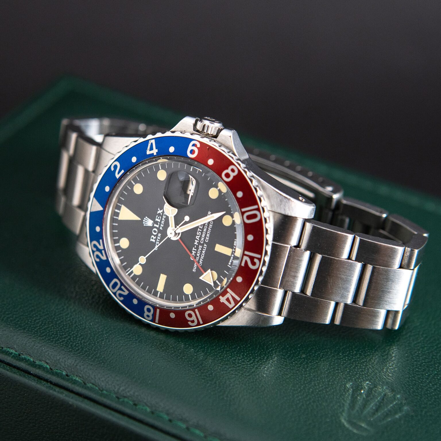 Rolex_GMT-Master_1675_1977-5-1.jpg