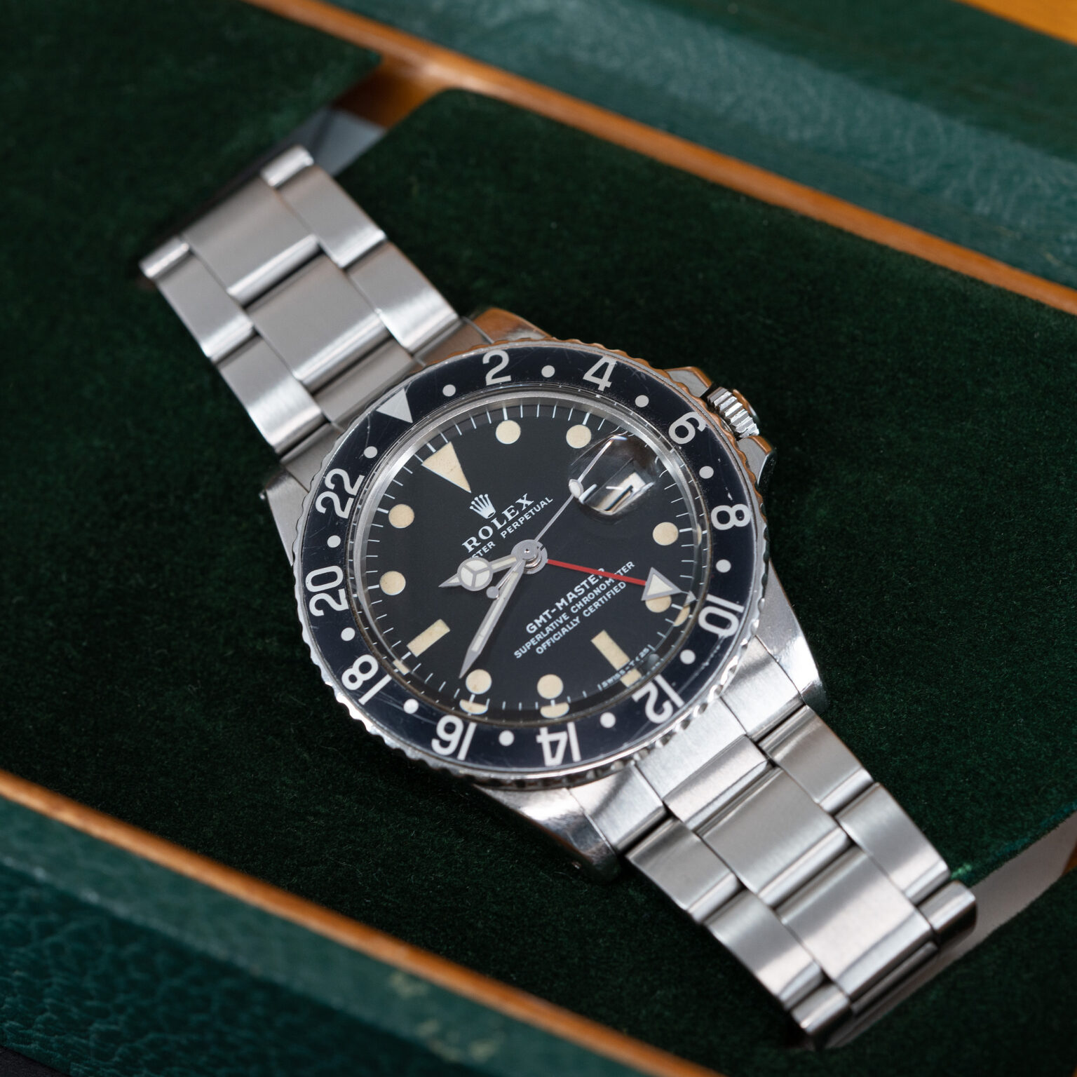 Rolex_GMT-Master_1675_1977_musta-3.jpg