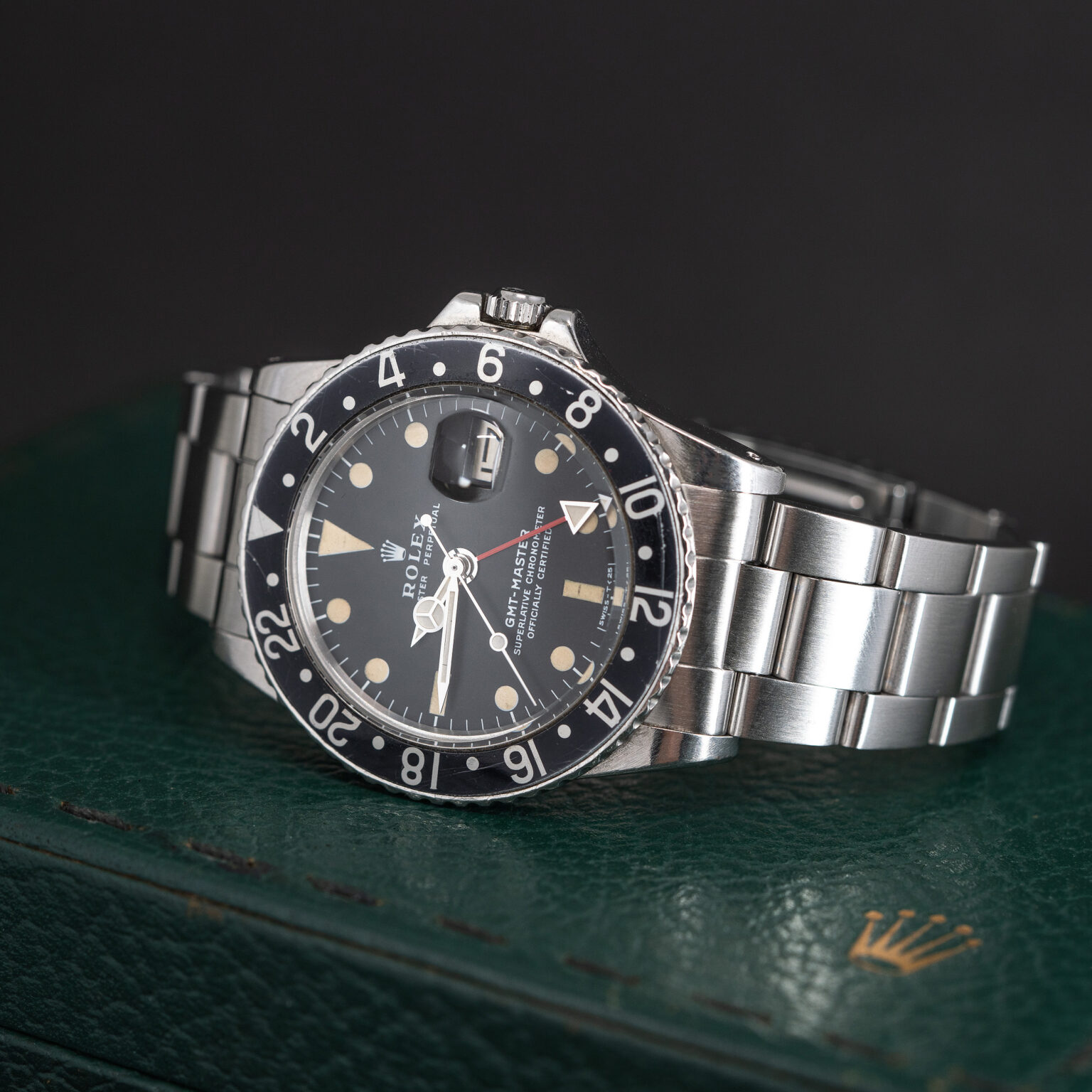 Rolex_GMT-Master_1675_1977_musta-5.jpg