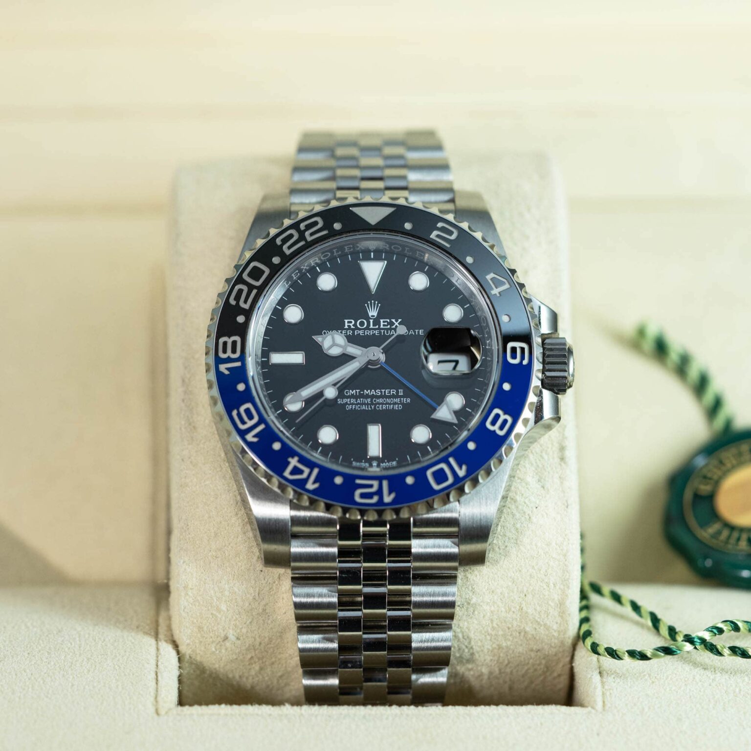 Rolex_GMT-Master_Batgirl_2019-2.jpg