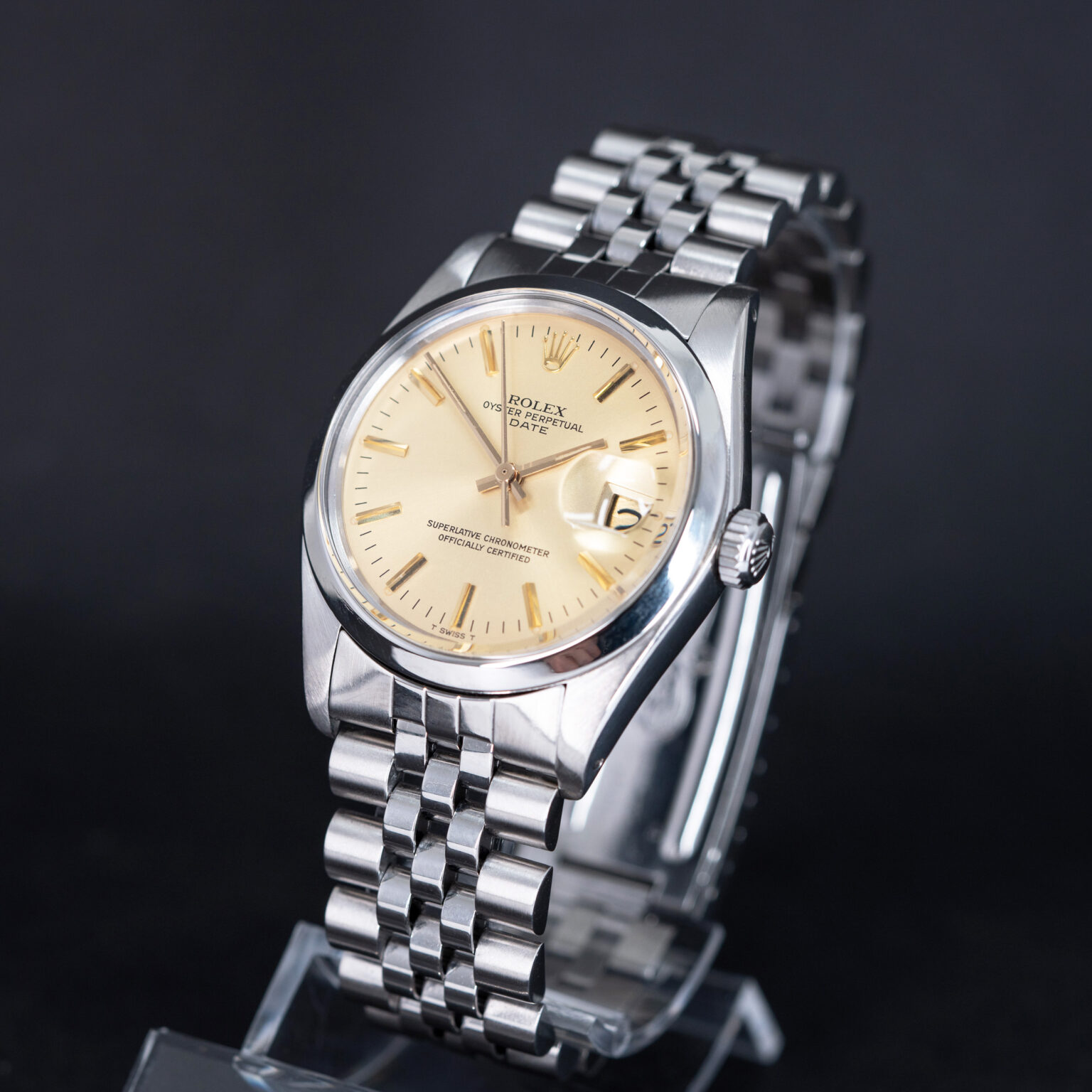 Rolex_Oyster_Perpetual_Date_1500_1978-4.jpg