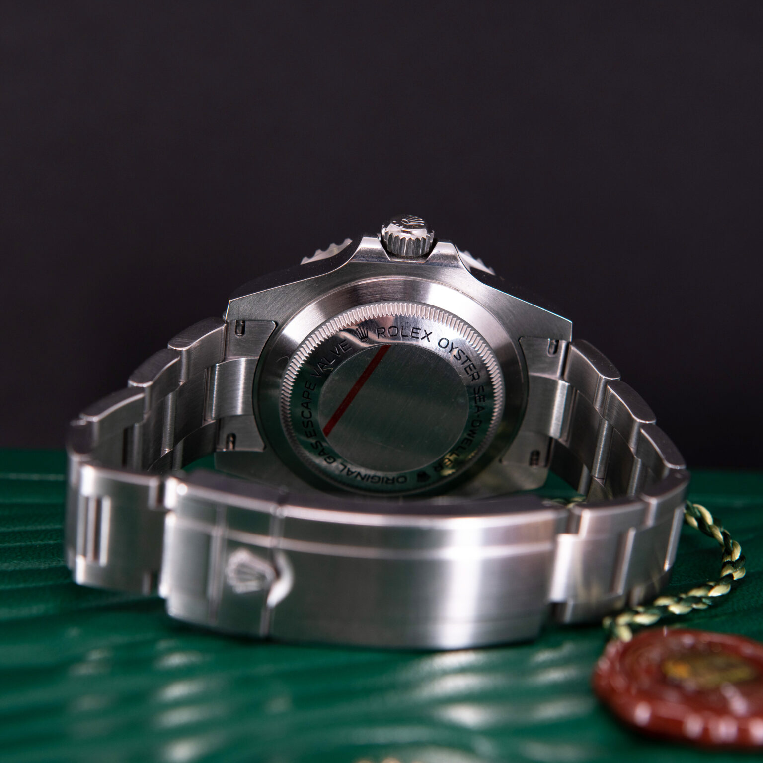 Rolex_Sea-Dweller_116600_2015-8.jpg